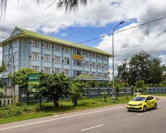 Sunrise Hotel Quang Binh - Dong Hoi - Edificio