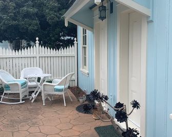 Oceanside Victorian Cottage Located On Scenic West Cliff Drive - Santa Cruz - Innenhof