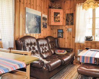 Nice Home In Stoellet With Kitchenette - Stöllet - Living room