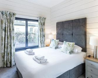 Roydon Marina Village - Harlow - Bedroom