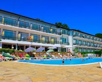 Kini Park Hotel - Goldstrand - Pool