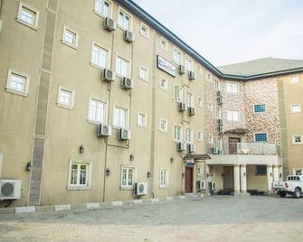 Royal Crest Hotel & Suites - Port Harcourt - Building