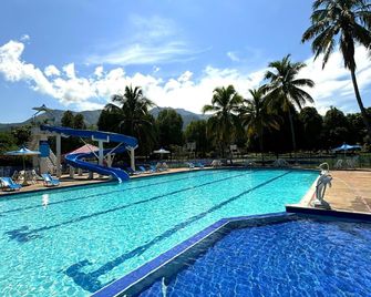 Hotel Mirador del Sumapaz Comfacundi - Melgar - Piscina