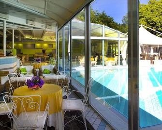 Hotel Posta - Chianciano Terme - Svømmebasseng