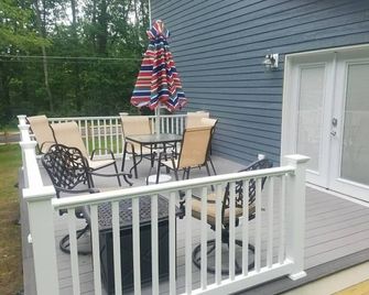 1st Class Rentals Cooperstown New 3 Bedroom House - Cooperstown - Balcony