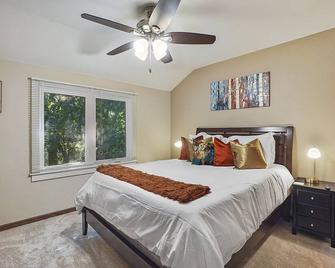 Naperville Rental - Harmony Ct - Naperville - Bedroom