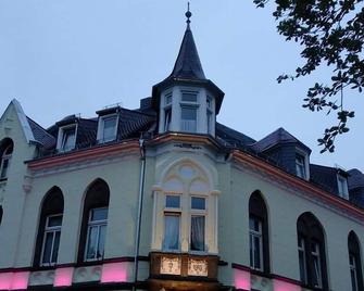 Hotel Restaurant Jägerhof - Mayen - Building