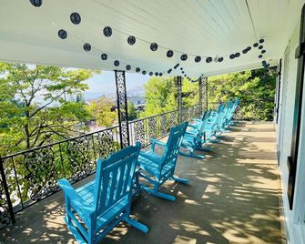 Walk to Lake & Downtown Chelan! Room #4 - Chelan - Balkon