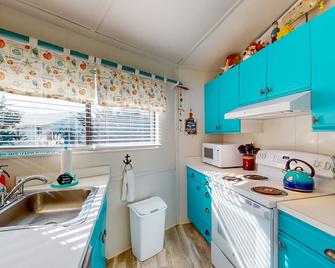 Beanie's Bungalow #3-HC - Avon - Cocina