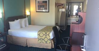 佛羅倫斯貝蒙特旅館套房酒店 - 弗羅倫斯 - 佛羅倫斯（南卡羅來納州） - 臥室