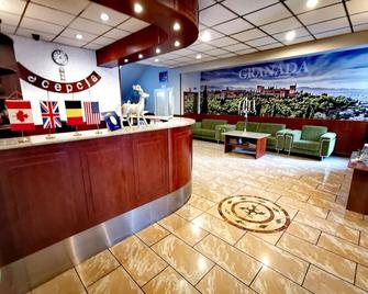 Hotel Granada - Ostrów Wielkopolski - Rezeption