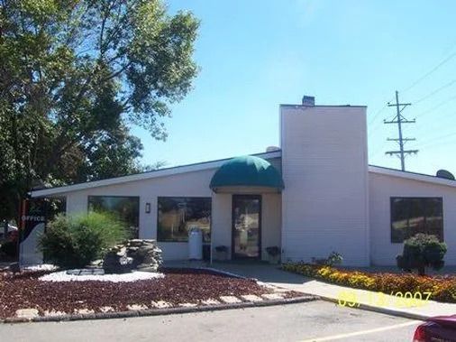 Home Town Inn - Flint - Gebouw