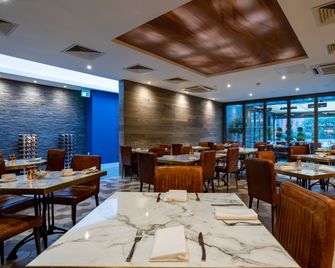 Weetwood Hall Estate - לידס - מסעדה