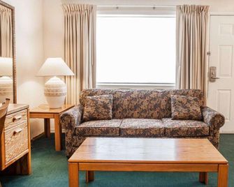 Naval Suites, near Shipyard, Bremerton - Bremerton - Stue