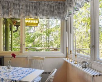 4 Person Holiday Home in Uddevalla - Uddevalla - Sala de jantar