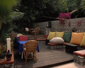 Oylum Garden Hotel - İçmeler - Patio