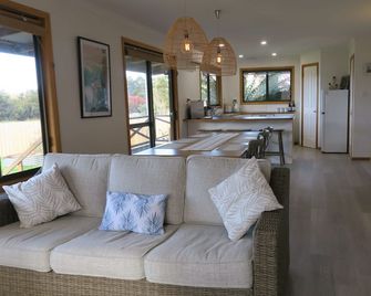 Radcliffe Retreat and Spa Cottage Port Arthur - Port Arthur - Sala de estar