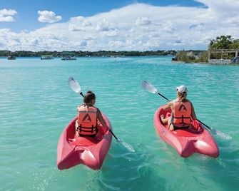 The Yak Lake House - Hostal Bacalar - Bacalar