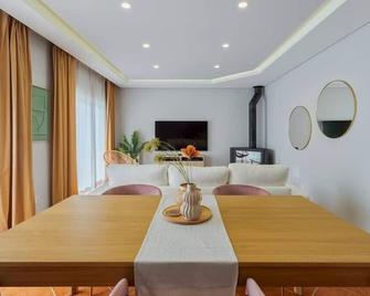 Casa Rosa - Quinta do Conde - Comedor