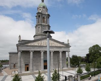 Cathedral View Apartments - Longford