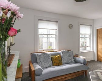 Flat 4 - Hengistdury - Bournemouth - Living room