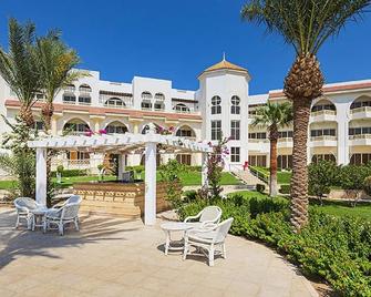 Old Palace Resort Sahl Hasheesh - Hurghada - Patio
