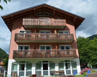 Hotel Garni Al Nardis - Carisolo - Gebäude