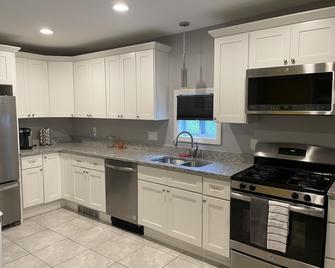 family friendly - Johnston - Kitchen