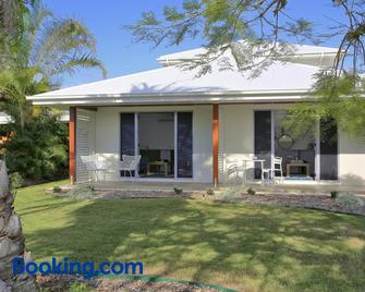 12th Tee Bed And Breakfast - Bargara - Κτίριο