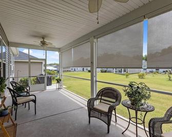 Relax and enjoy this beautiful, modern home with a gourmet kitchen! - Fuquay-Varina - Patio