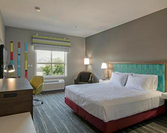 Hampton Inn by Hilton Kamloops - Kamloops - Bedroom
