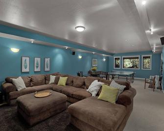 Hot Tub Family Friendly Garden City Getaway - Missoula - Sala de estar