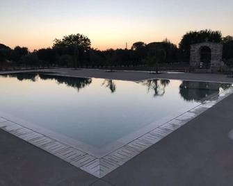 A sixteenth-century residence immersed in the heart of the Salento countryside ROOM 2 - Cutrofiano - Pool