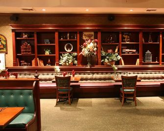 Holiday Inn Selma-Swancourt By IHG - Selma - Lounge