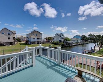 The Dory - 3 Br Home - Ocracoke - Balcón
