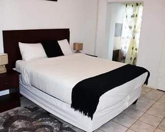 Vintage View Guest House - Gaborone - Bedroom