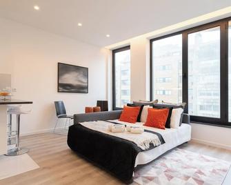 Host Wise - Trendy Spacious Flats - Matosinhos - Matosinhos - Living room