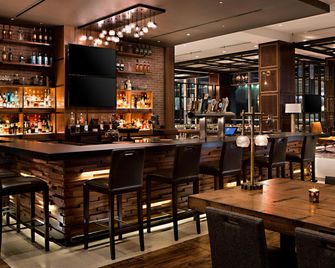 Omaha Marriott Downtown at the Capitol District - Omaha - Bar
