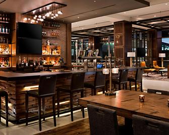 Omaha Marriott Downtown at the Capitol District - אומהה - בר