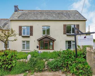 Whitestone - Ilfracombe - Building