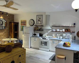 Park Slope New Pvt 2 bdrm - Brooklyn - Kitchen