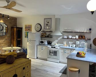 Prime Park Slope 2-bedroom totally renovated apartment with every amenity - Brooklyn