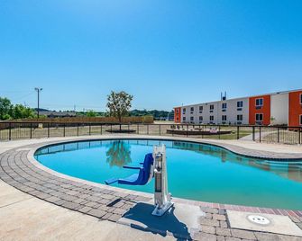 Motel 6-White, Ga - Cartersville - White - Pool