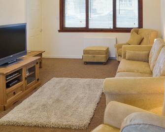 Cluaran Cottage - Tain - Living room