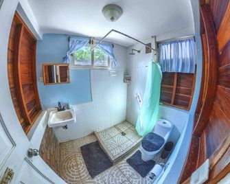 Beachfront 1-of-a-kind house w/AC, Pool, Wifi, ATV - Pochomil