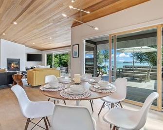 Poulsbo Shore Retreat W/ Kayaks, Sups, & Bikes! - Poulsbo - Comedor