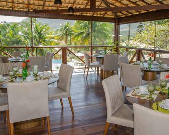 High standard country house, 8 luxury suites, swimming pool, lake, sports courts. - Saquarema - Restaurant