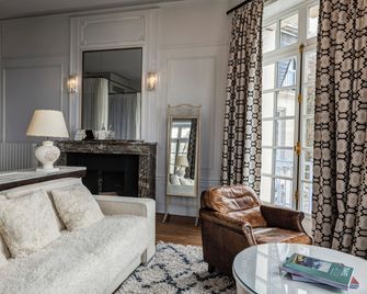 Château des Avenieres - Cruseilles - Huiskamer