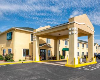 Quality Inn and Suites Brandenburg - Fort Knox - Brandenburg - Edificio