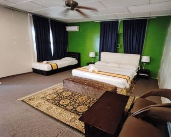 Green Town Hotels and Resorts - Si Rusa